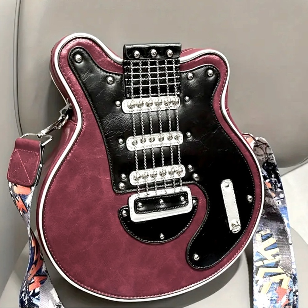Guitar Shape Handbag with dust bag NWT​​